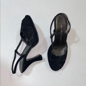 Apostrophe Suede Black T-Strap Heels Size 5M